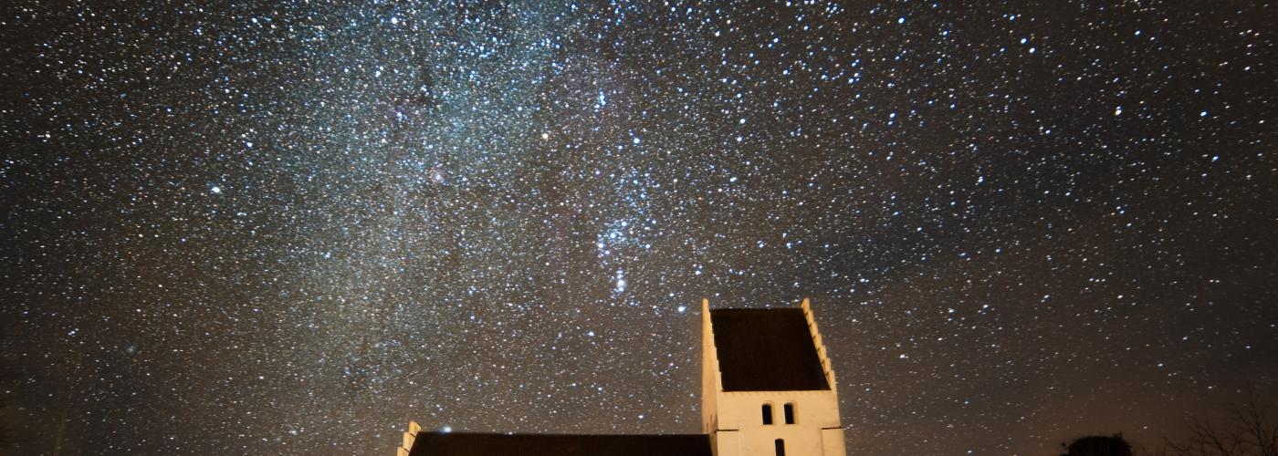 Elmelunde Kirke med Orion