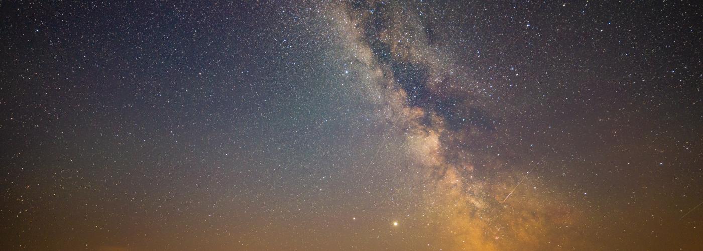 Perseid meteor i Mælkevejen